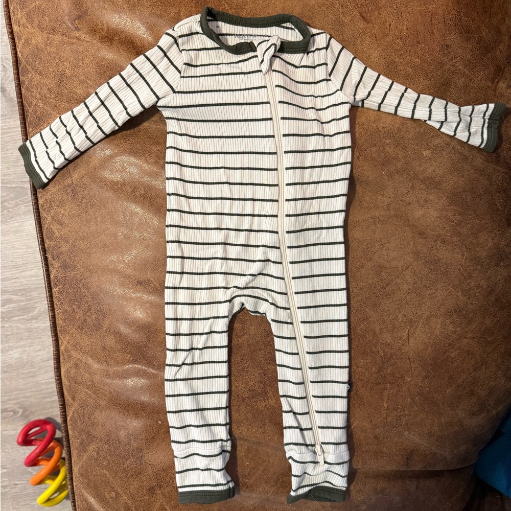 Kyte BABY Zipper Romper